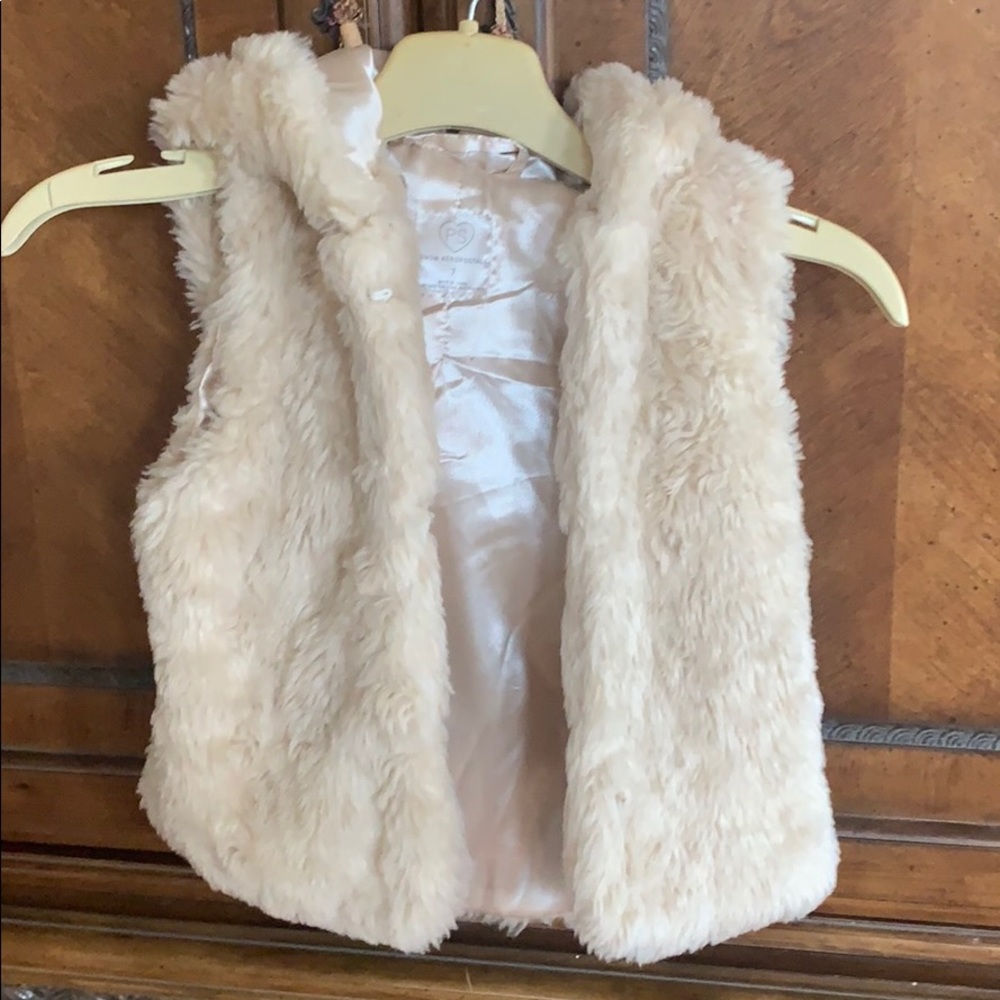 Aeropostale faux fur hooded vest Girls size 7